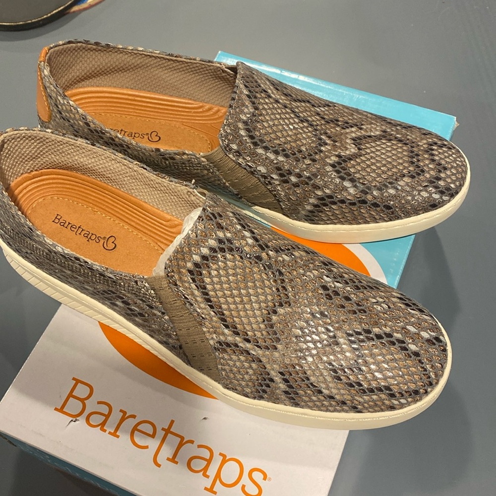 Baretraps comfy slip-ons, faux snakeskin fabric upper.  Woman’s size 9, NWT.